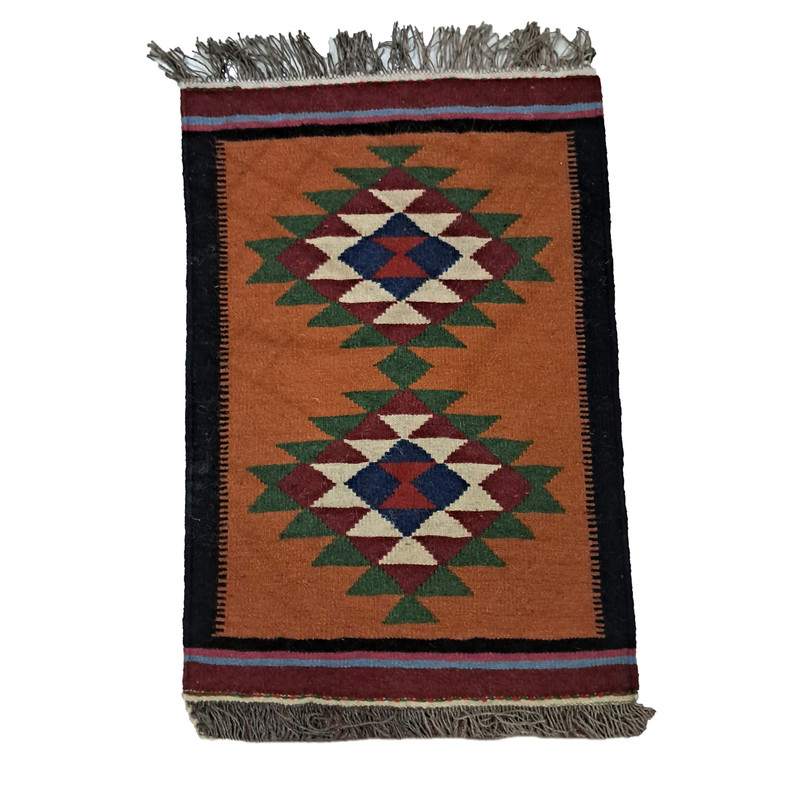 گلیم دستباف نیم متری مدل پادری کد 3