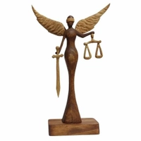 مجسمه چوبی طرح فرشته عدالت دکوراتیو بسیار خاص 