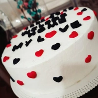 کیک تولد فوندانتی کیک خوش آمدگویی وزن 2کیلو ارسال به صورت پس کرایه کیک خانگی آرامش 