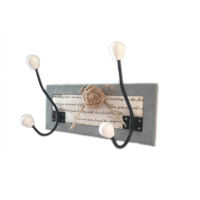 آویز لباس خانه سفید مدل گل رز