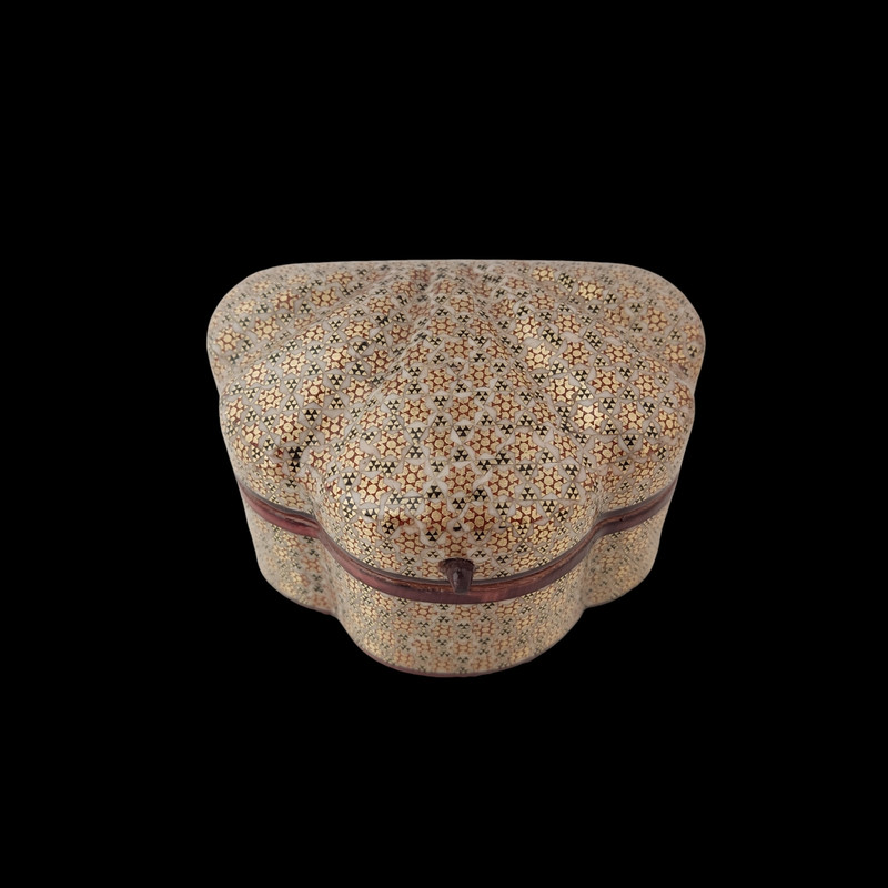 جعبه جواهرات خاتم کاری مدل صدفی کد 01