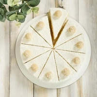 کیک یک ونیم کیلویی رافائلو باطعم خاص وظاهری زیبا کافی شاپی.