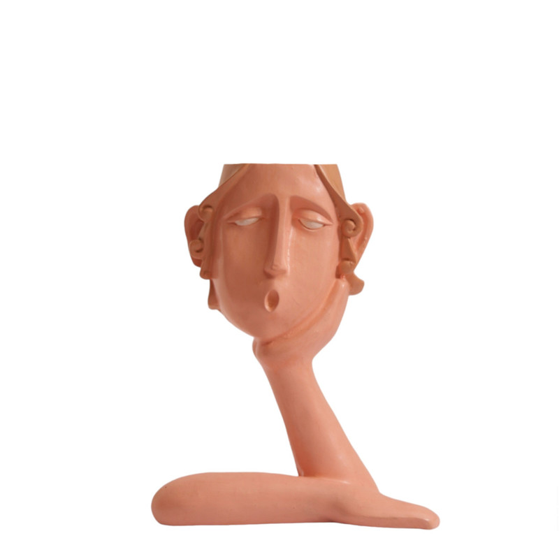 مجسمه مدل سوت زن