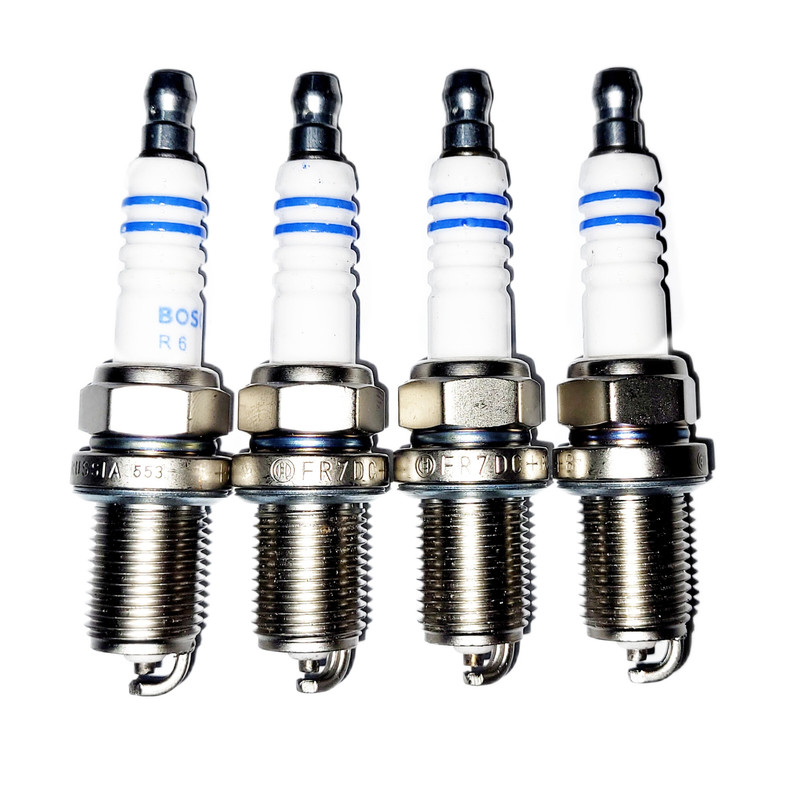 شمع خودرو بوش مدل تک پلاتین پایه کوتاه کد FR7DC (+8) Germany بسته 4 عددی