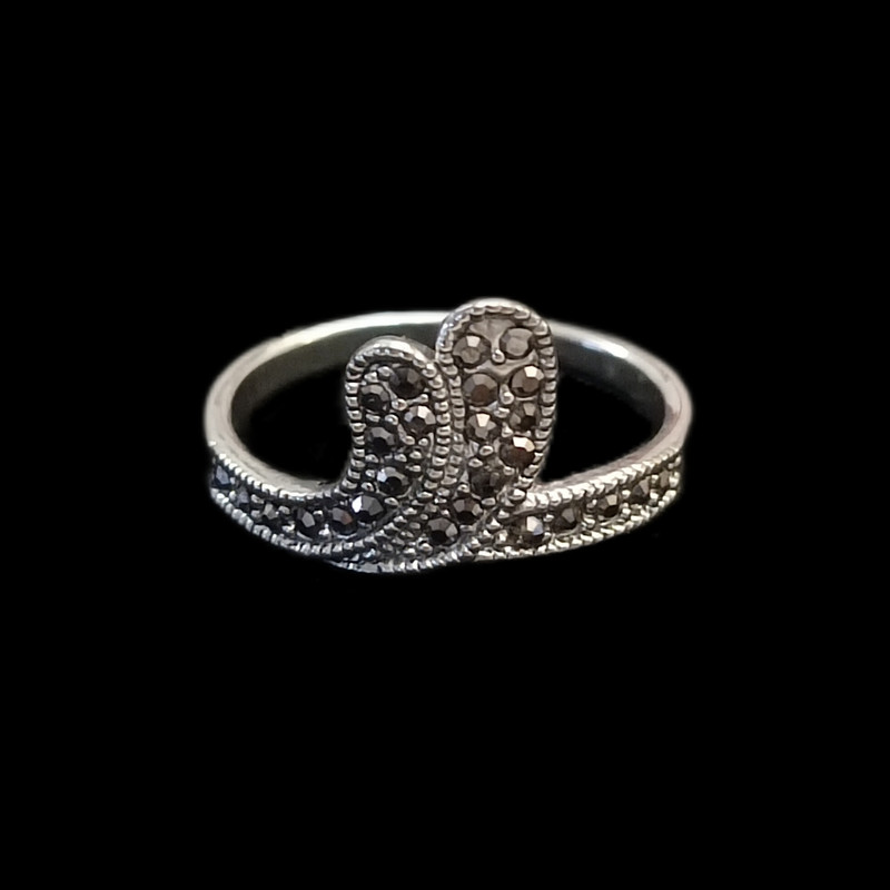 خرید و قیمت انگشتر زنانه مدل سنتی نگین دار