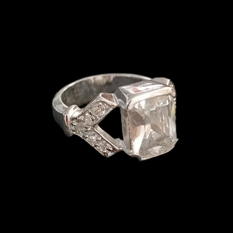 خرید و قیمت انگشتر زنانه مدل حلقه نگین دار