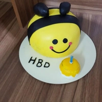 کیک تولد طرح زنبور 