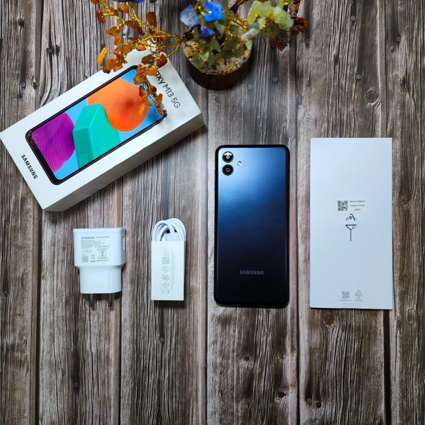 گوشی موبایل سامسونگ مدل Galaxy M13 5G دو سیم کارت ظرفیت 128 گیگابایت و رم 6 گیگابایت - پک هند اکتیو7
