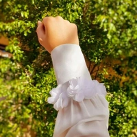 ساق دست شکوفه ای مروارید دوزی شده در سایز و رنگبندی