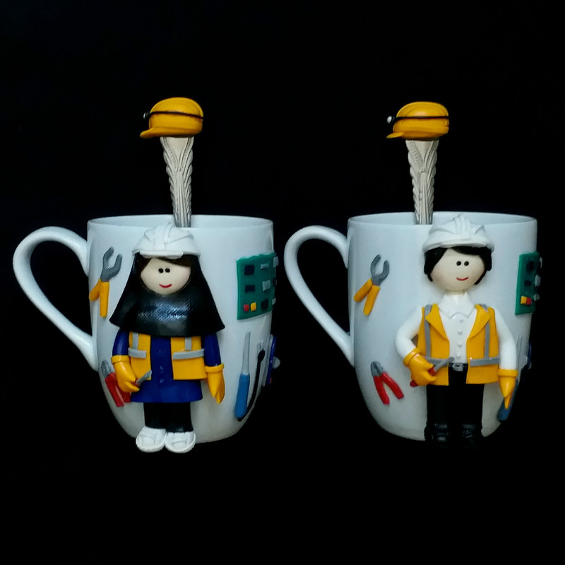 ماگ سرامیکی مدل عروسکی دختر پسر کد L803 به همراه قاشق مجموعه 4 عددی