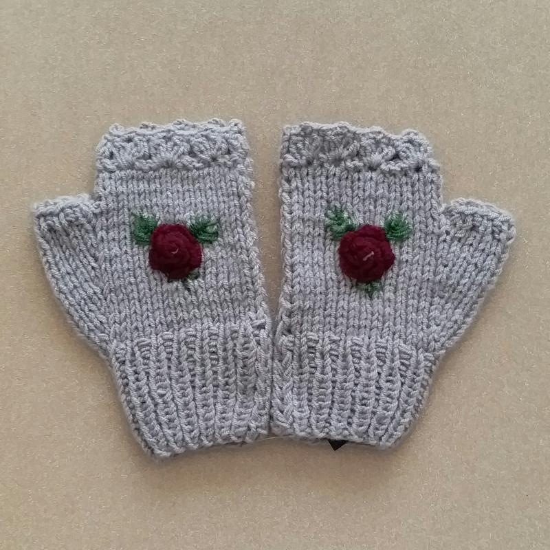 خرید و قیمت دستکش بافتنی زنانه مدل گل دوزی HM114