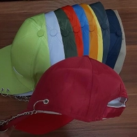 کلاه کپ دخترانه زنجیردار فری سایز در رنگبندی جذاب