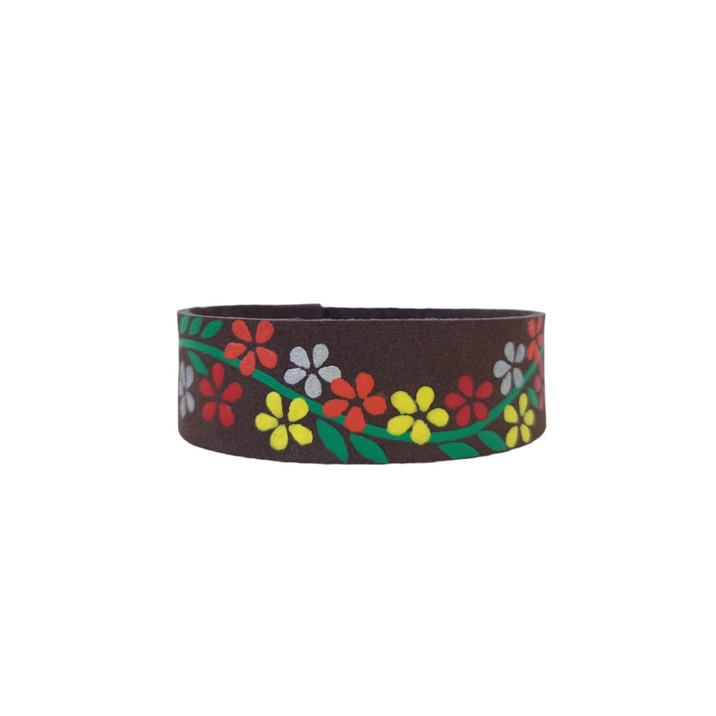 دستبند دستساز زنانه مدل چرمی طرح گل گلی