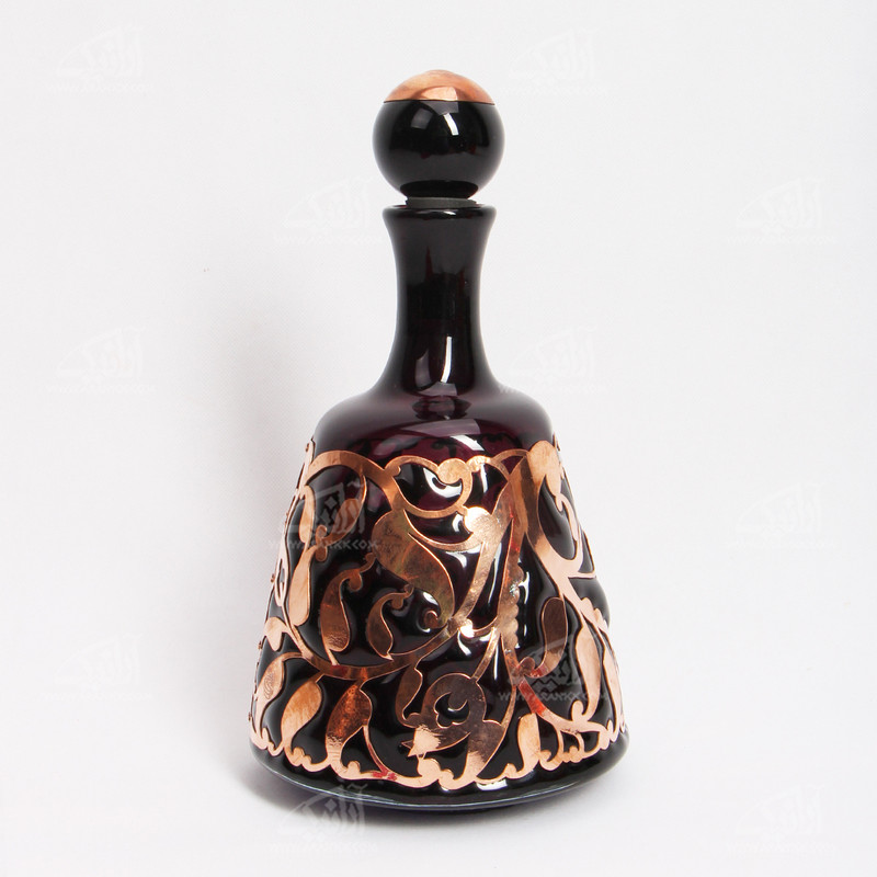 صراحی آبگینه مشبک مس رنگ بنفش طرح ختایی مدل 1005200007